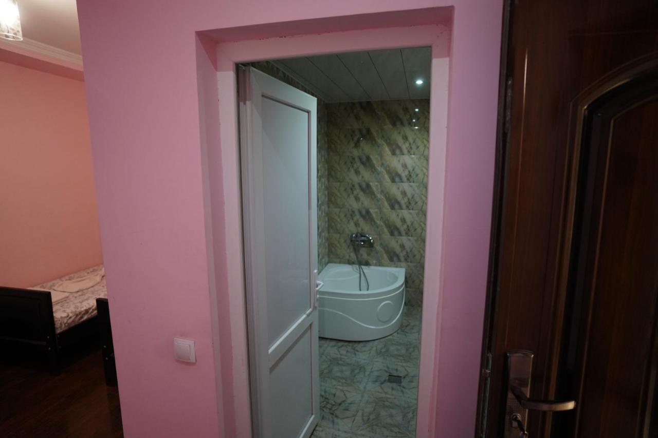 Imperator 1 Hotel Κουτάισι Εξωτερικό φωτογραφία