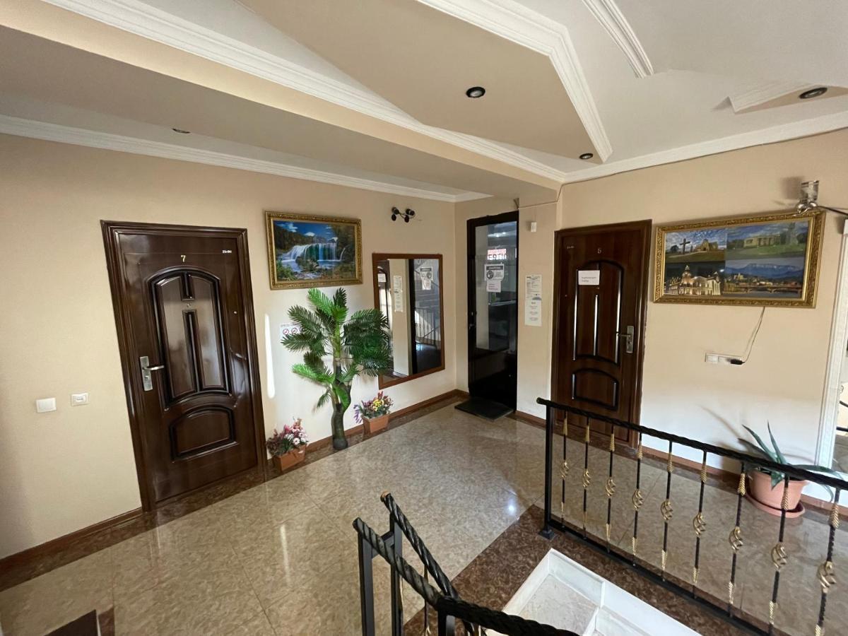 Imperator 1 Hotel Κουτάισι Εξωτερικό φωτογραφία